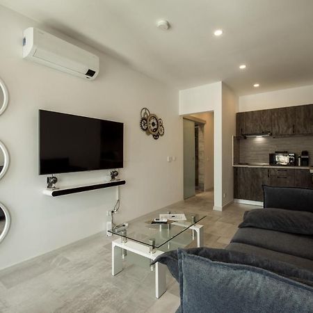 Fancy Penthouse Studio With Lakeview W10 Bukurešť Exteriér fotografie